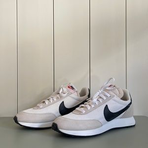 Nike Mens 7.5 Shoe